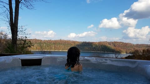 Hot tub views are great year round!
