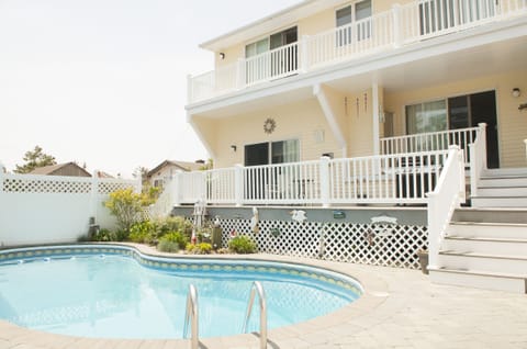 Private pool and patio