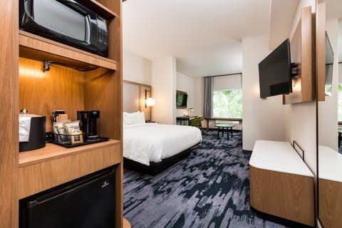 Desk, iron/ironing board, free cribs/infant beds, free WiFi