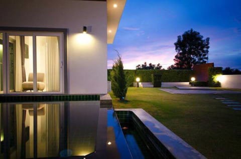 3-Bedroom Villa with Private Pool | Terrace/patio