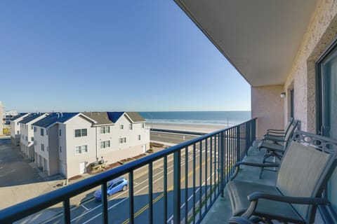 North Wildwood Vacation Rental | 2BR | 2BA | Step-Free Access | 740 Sq Ft