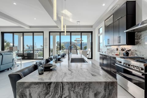 Huge island with seating.