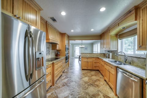 Chefs kitchen  includes ice maker