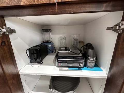 Hand mixer,waffle maker,blender …