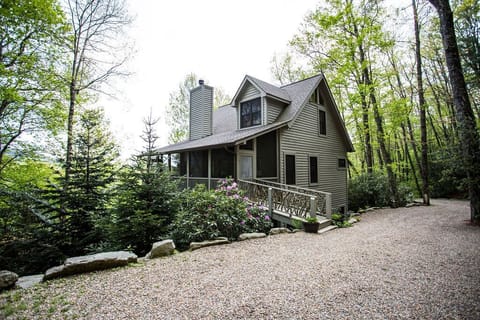 Driveway/catwalk view