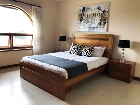 Family House, Multiple Beds, Non Smoking | 3 bedrooms, desk, blackout drapes, iron/ironing board