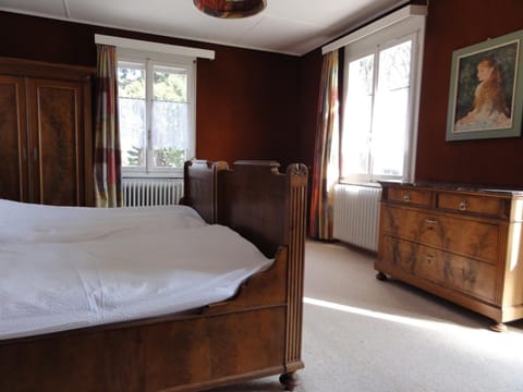 Iron/ironing board, free WiFi