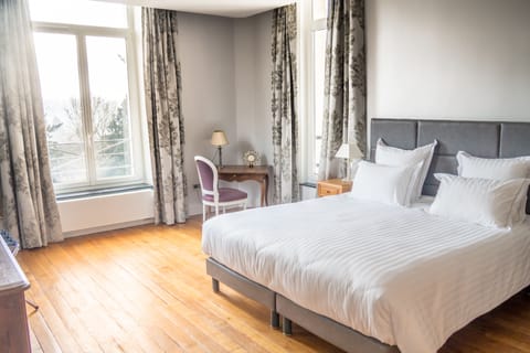 Deluxe Room, Park View | Premium bedding, in-room safe, individually furnished, desk