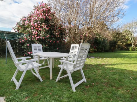 Cottage | Property grounds