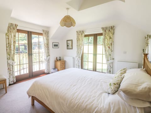 Cottage | 4 bedrooms, individually decorated, individually furnished, free WiFi