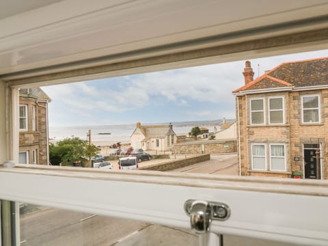 Cottage | 2 bedrooms, individually decorated, individually furnished, free WiFi