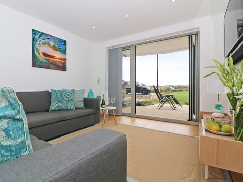 Cottage | Living area | DVD player