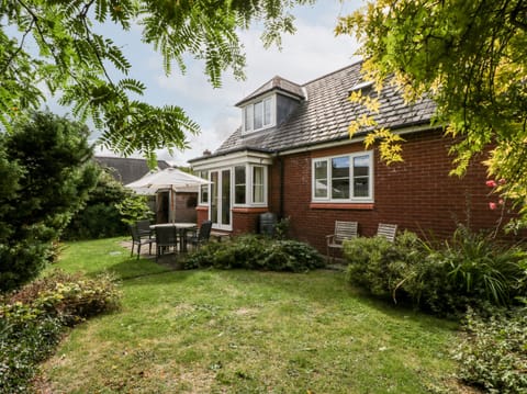Cottage | Property grounds