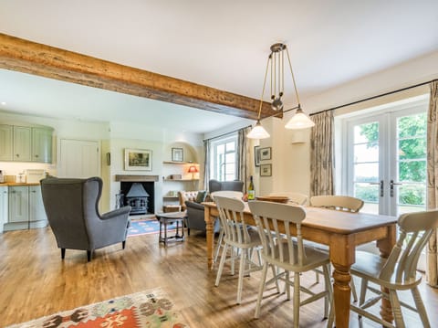 Cottage | Interior