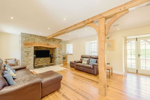 Cottage | Living room | TV