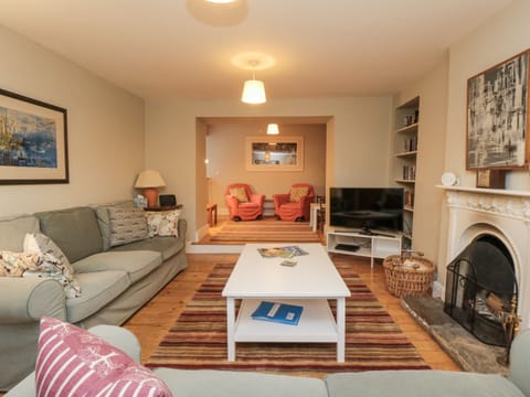 Cottage | Living area | TV, DVD player