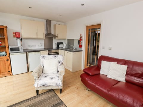 Cottage | Living area | TV