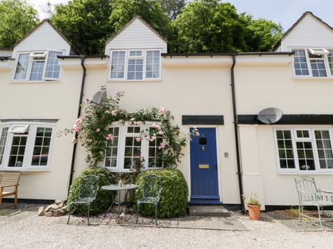 Cottage | Front of property