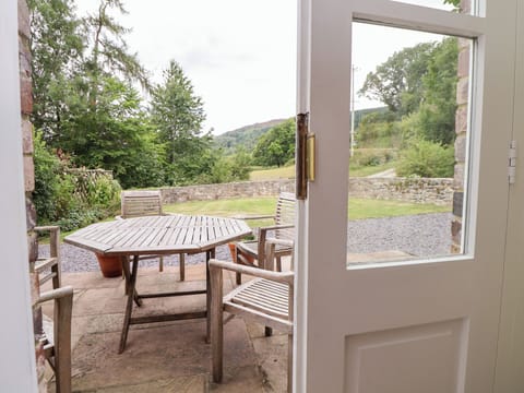 Cottage | Outdoor dining