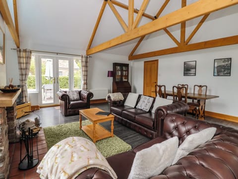 Cottage | Living area | TV