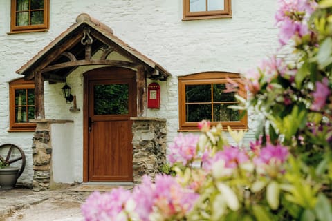 Cottage | Exterior detail