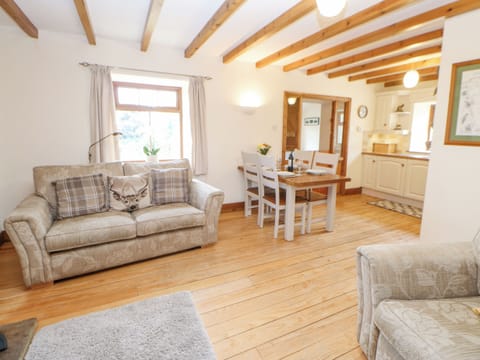 Cottage | Living area | TV, DVD player