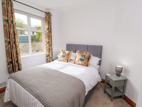 Cottage | 2 bedrooms, individually decorated, individually furnished, free WiFi