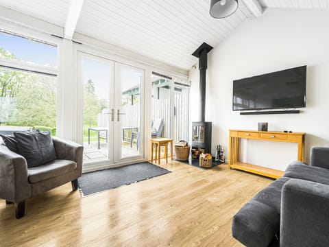 Cottage | Living area | TV