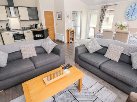 Cottage | Living area | TV, DVD player