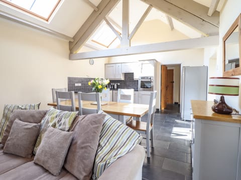 Cottage | Living area | TV