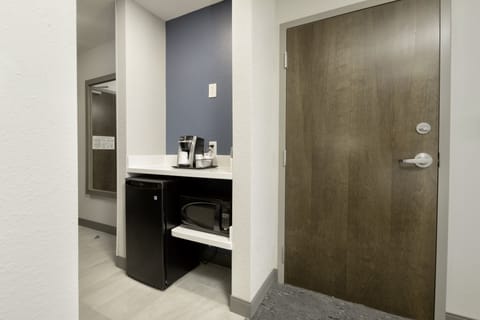 Room, 1 King Bed, Accessible (Communications, Mobility) | In-room safe, desk, iron/ironing board, cribs/infant beds