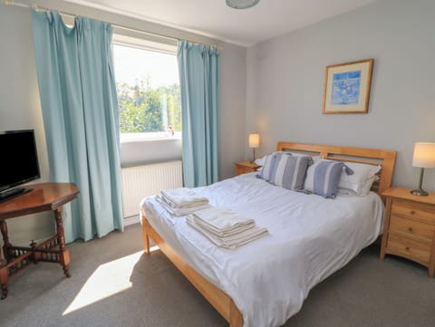 Cottage | 2 bedrooms, WiFi (free), individually decorated, individually furnished