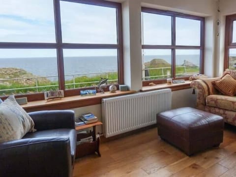 Cottage | Living room | TV, DVD player