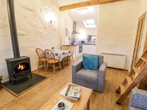 Cottage | Interior