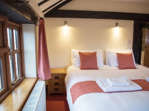Cottage | 2 bedrooms, individually decorated, individually furnished, free WiFi