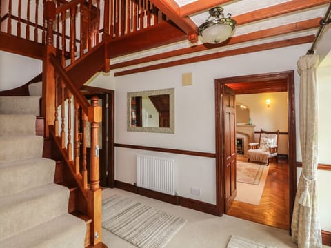 Cottage | Interior