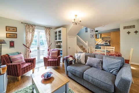 Cottage | Living room | TV