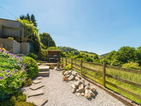 Cottage | Property grounds