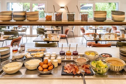 Daily buffet breakfast (EUR 14 per person)