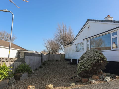 Cottage | Property grounds