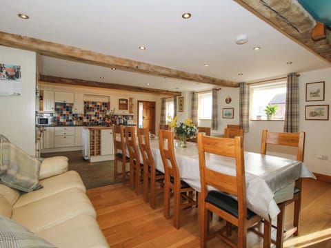Cottage | Interior