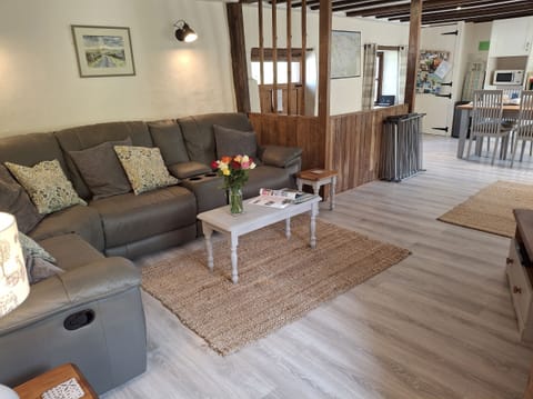 Cottage | Living area