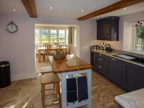 Cottage | Interior