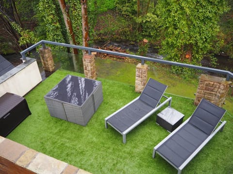 Cottage | Property grounds