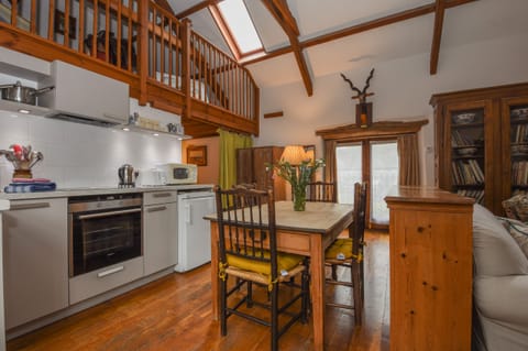 Cottage | Interior