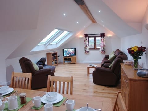 Cottage | Living area | TV, DVD player