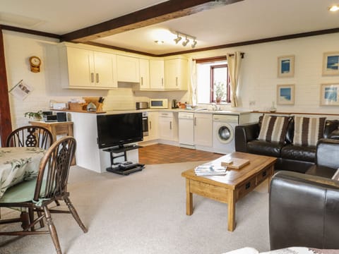 Cottage | Living area | TV, DVD player