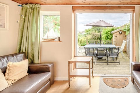 Cottage | Living area