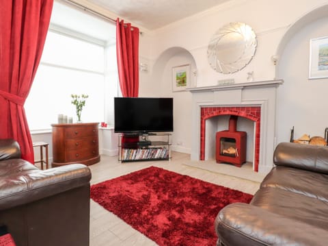 Cottage | Interior