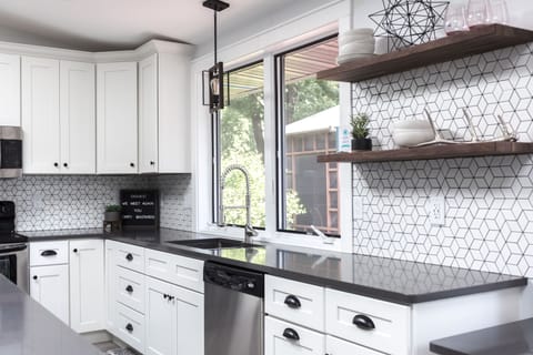 Plenty of space in the kitchen!